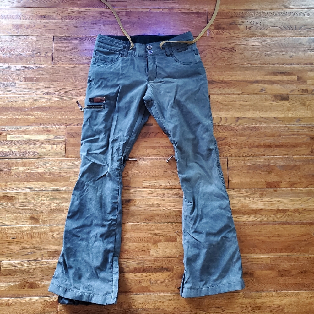 DC ski/snowboarding pants